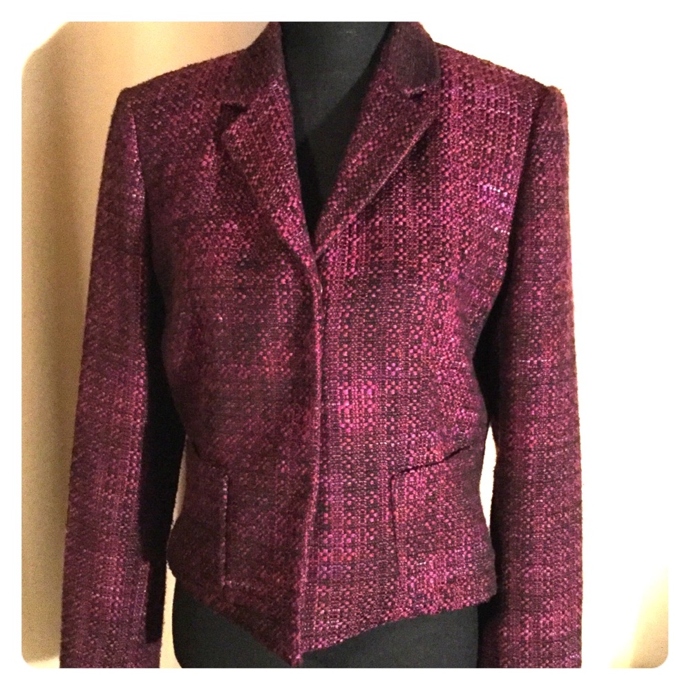 Gently used T TAHARI blazer.